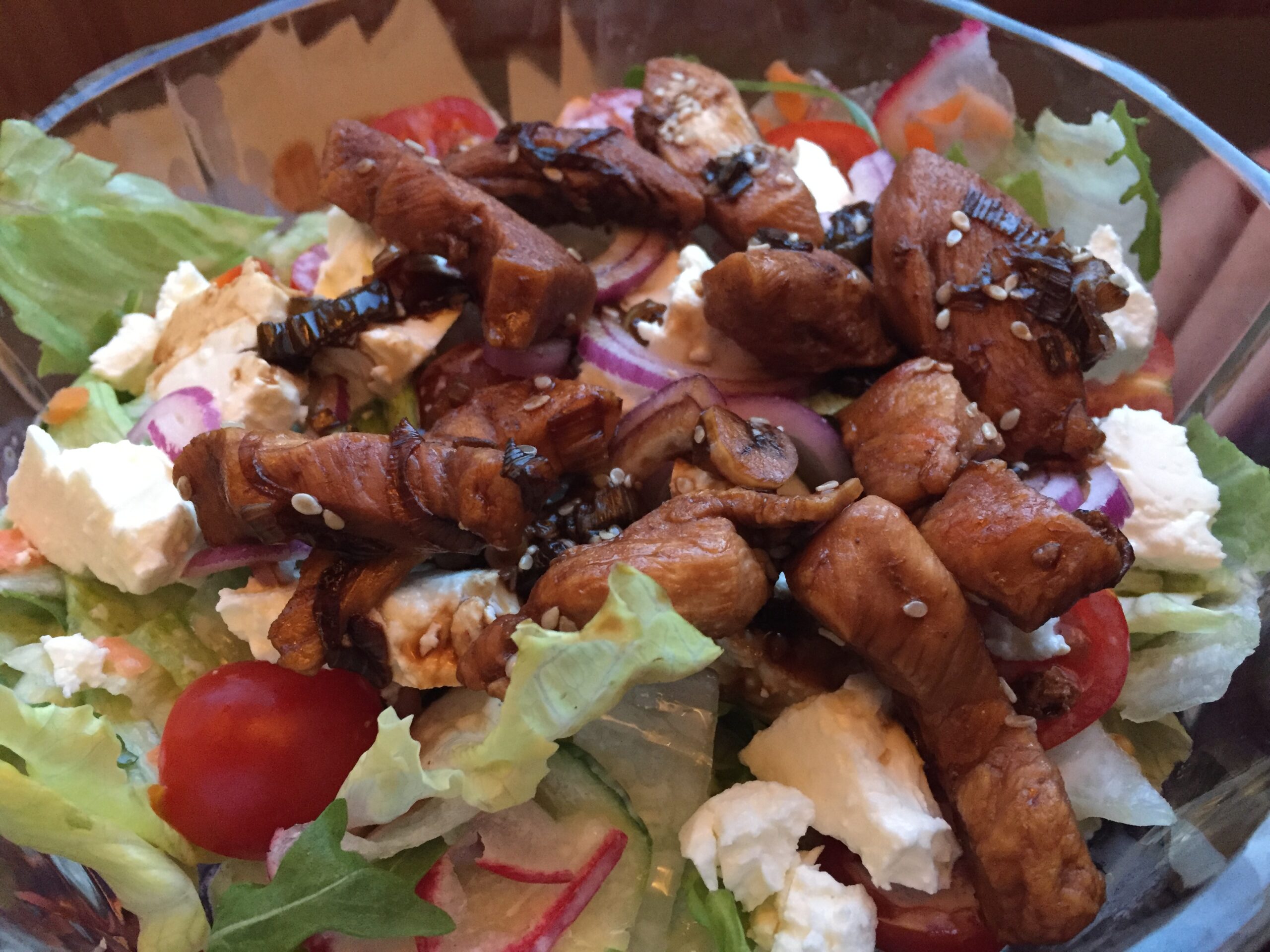 Salat mit gebratenen Hühnerstreifen - waskochen.at