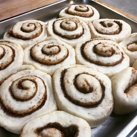 Zimtschnecken - Cinnamon Rolls mit Frosting - waskochen.at